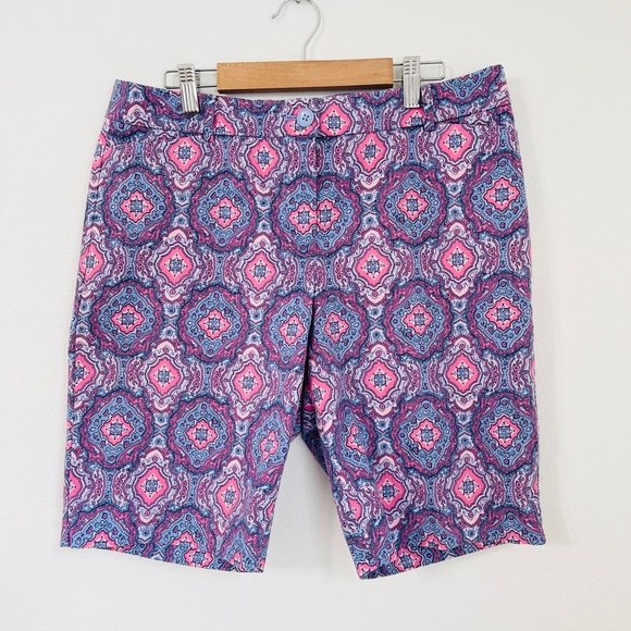 Talbots Petite Size 8P Mid-Rise Bermuda Shorts Pink/Blue Medallion Print Size M - Picture 1 of 7